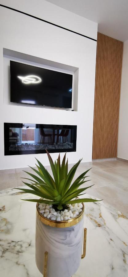 Lungomare Luxury Sea View Apartaments Vlore Bagian luar foto