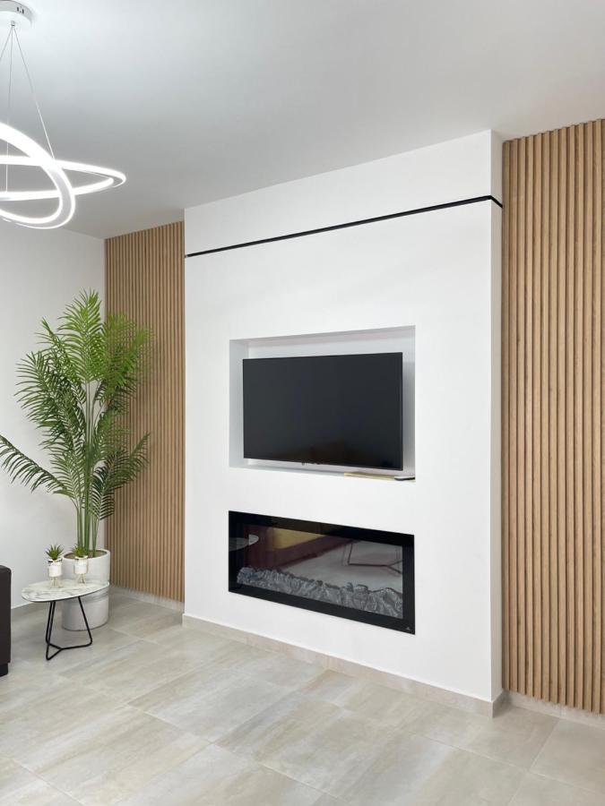 Lungomare Luxury Sea View Apartaments Vlore Bagian luar foto