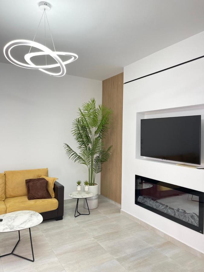 Lungomare Luxury Sea View Apartaments Vlore Bagian luar foto