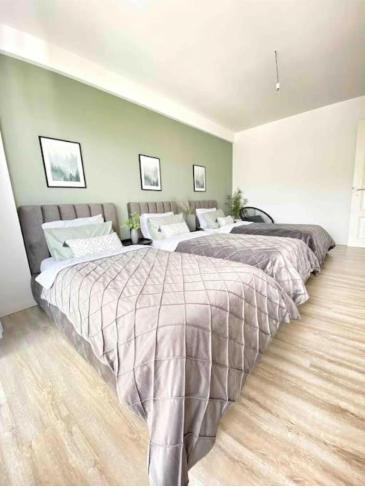Lungomare Luxury Sea View Apartaments Vlore Bagian luar foto