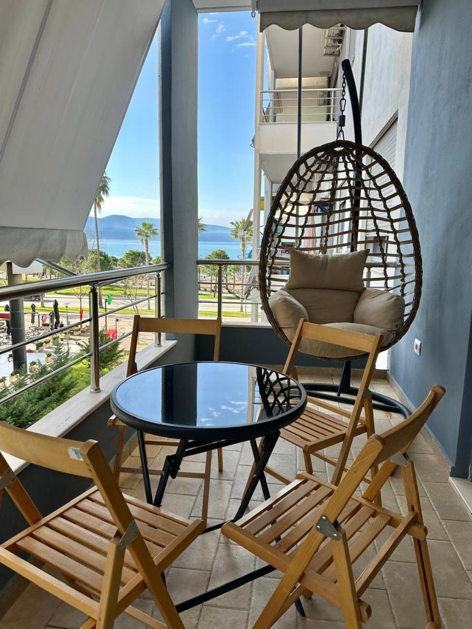 Lungomare Luxury Sea View Apartaments Vlore Bagian luar foto